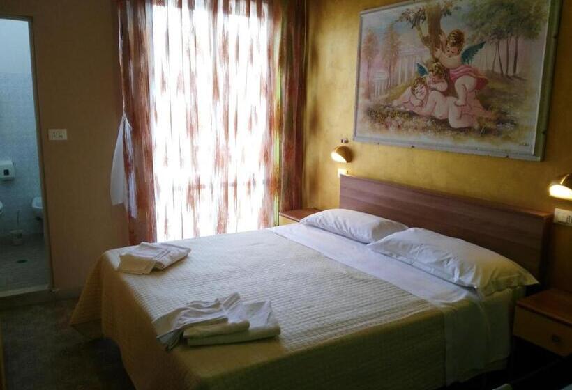 חדר אקונומי, Simon