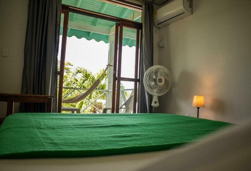 豪华三人间, South West Bay Cabañas