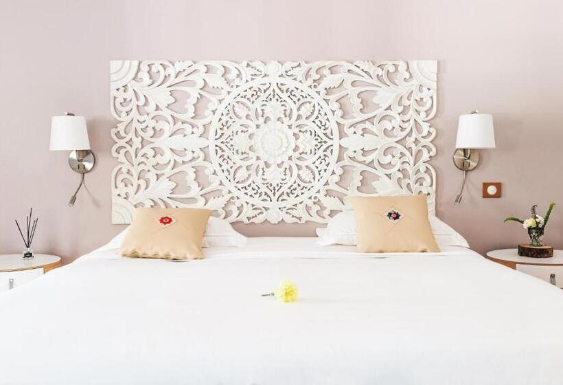 اتاق لوکس, Tsilaosa Hôtel