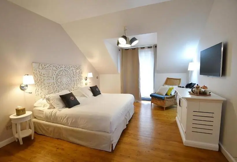 اتاق لوکس, Tsilaosa Hôtel