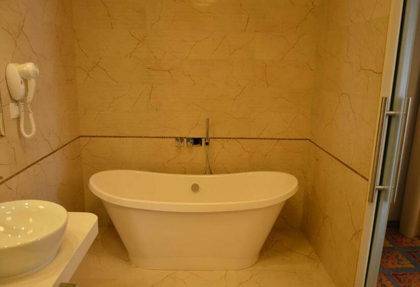 스탠다드 스튜디오, Via Baltica