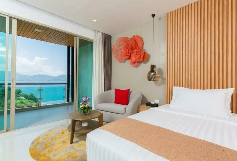 Deluxe-huone King-vuode, Wyndham Grand Phuket Kalim Bay