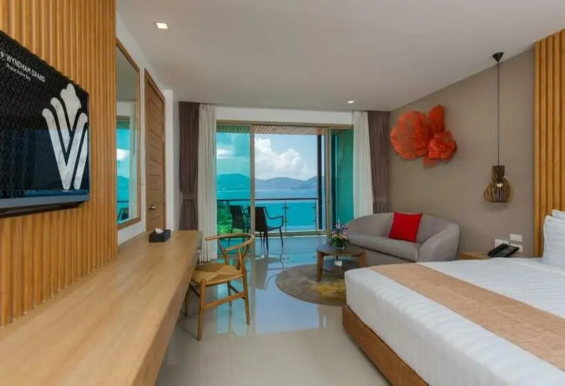 Deluxe-huone King-vuode, Wyndham Grand Phuket Kalim Bay