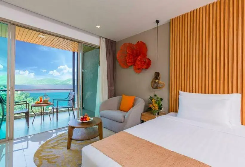 Deluxe-huone King-vuode, Wyndham Grand Phuket Kalim Bay