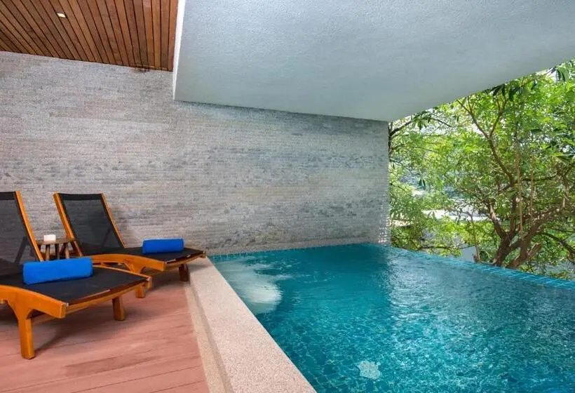 Sviitti Uima-allas, Wyndham Grand Phuket Kalim Bay