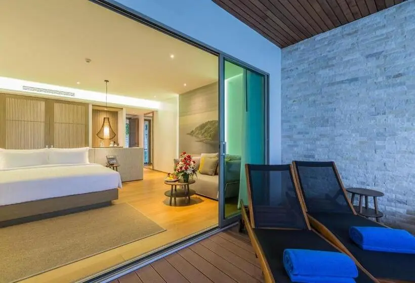 Sviitti Uima-allas, Wyndham Grand Phuket Kalim Bay
