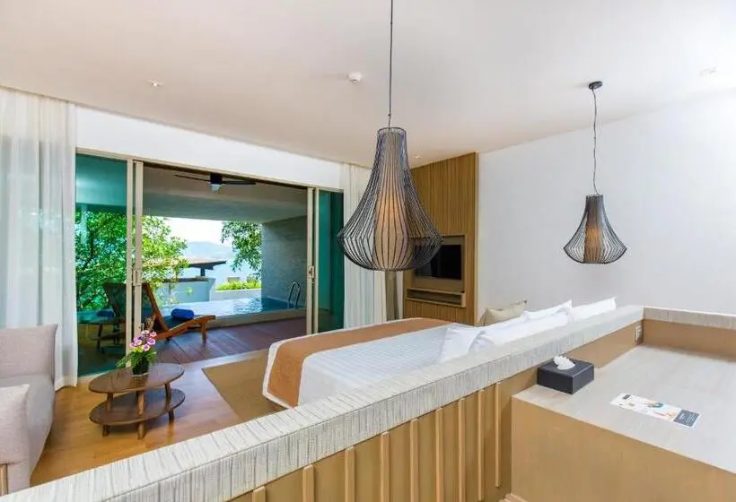 Sviitti Uima-allas, Wyndham Grand Phuket Kalim Bay