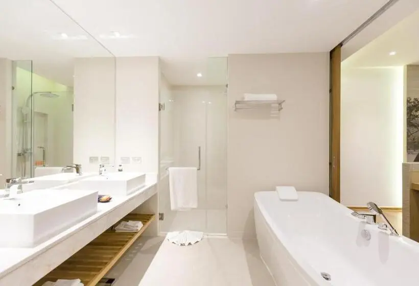 Sviitti Merinäkymä, Wyndham Grand Phuket Kalim Bay