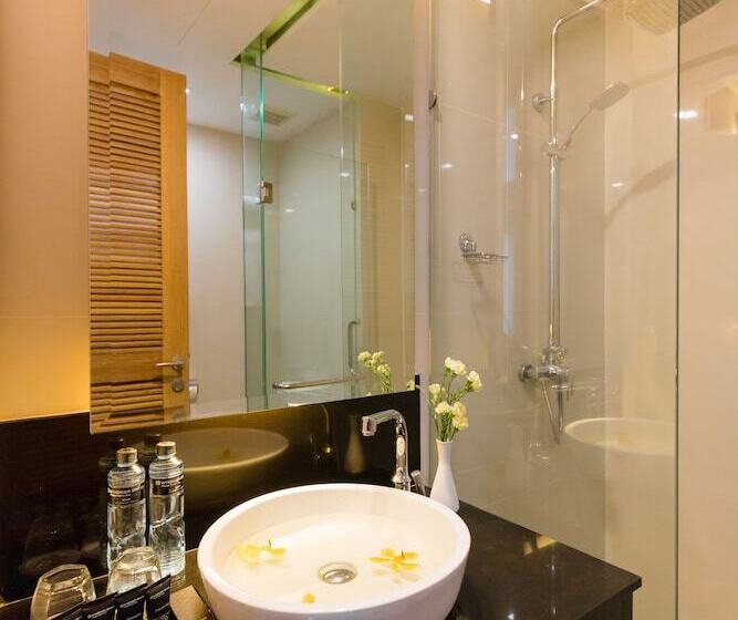 디럭스 룸, Wyndham Grand Phuket Kalim Bay
