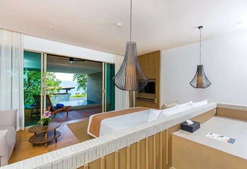 Sviitti Uima-allas, Wyndham Grand Phuket Kalim Bay