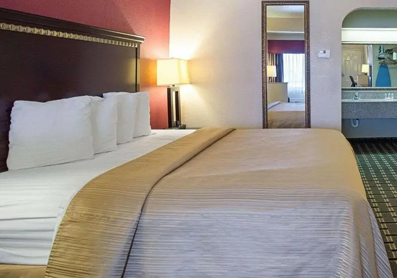Deluxe-huone King-vuode, Wyndham Grand Phuket Kalim Bay