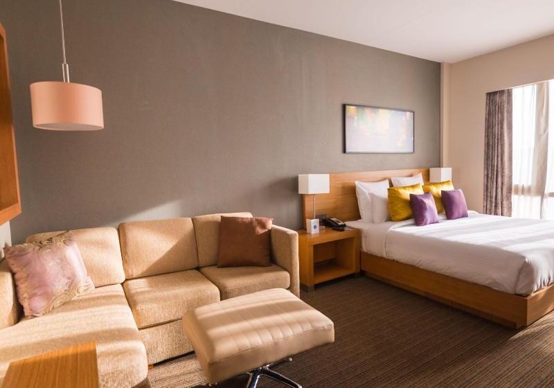 带大床的高级房间, Novotel Lucknow Gomti Nagar