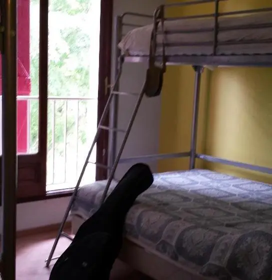 Perhehuone, Friendly Auberge