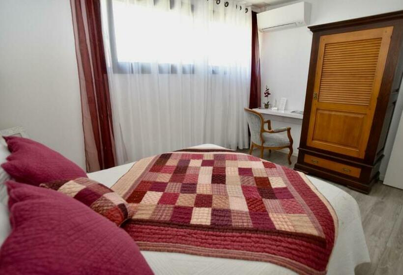 标准间, Chambres A Bord O