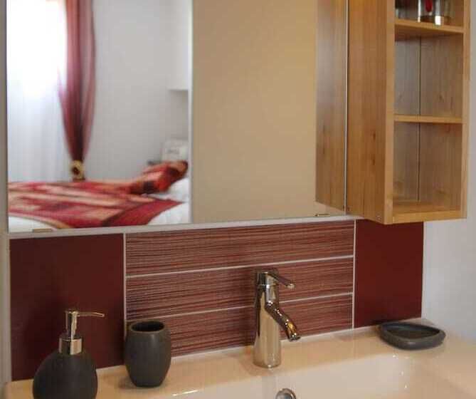 标准间, Chambres A Bord O