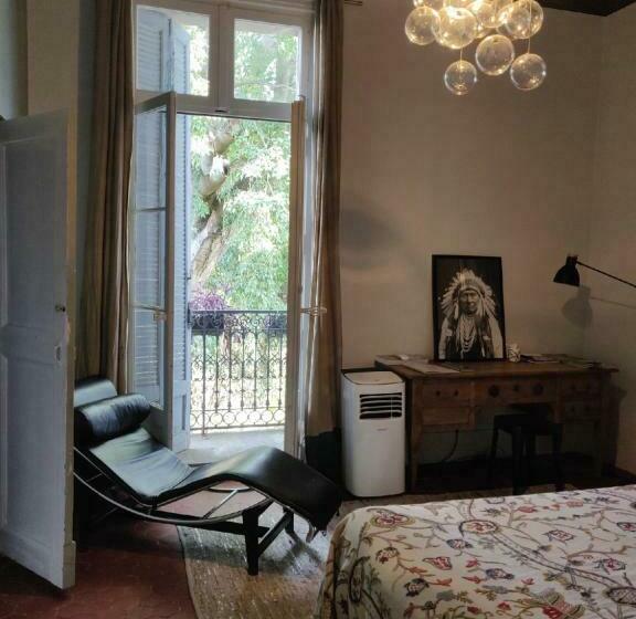 חדר סטנדרט עם מרפסת, En Ville Et Sous Les Arbres