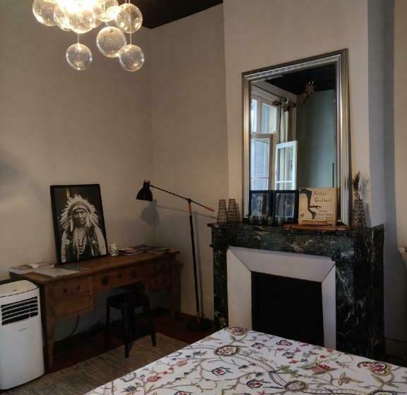 חדר סטנדרט עם מרפסת, En Ville Et Sous Les Arbres