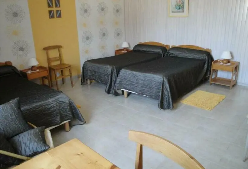 Standard Kolmen Hengen Huone, Ferme De La Poterie