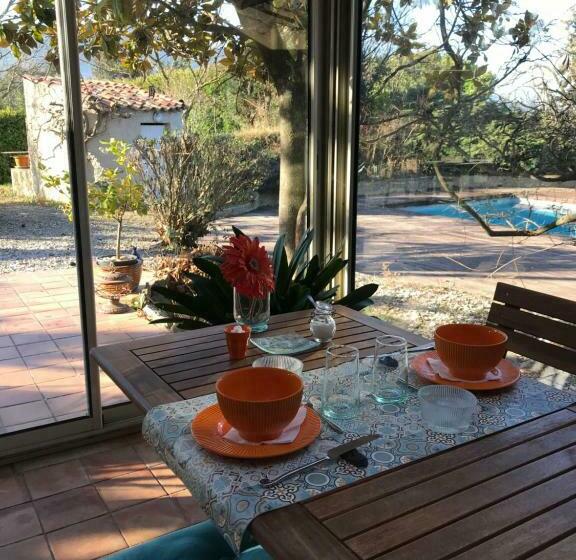 四人标准间, Le Mas De Bertagne