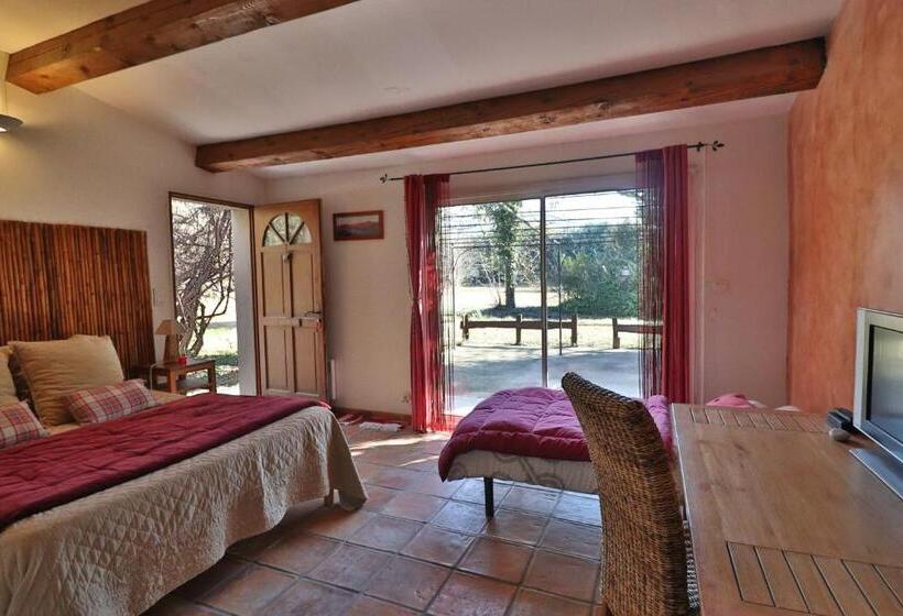 标准三人间, Le Mas De Bertagne