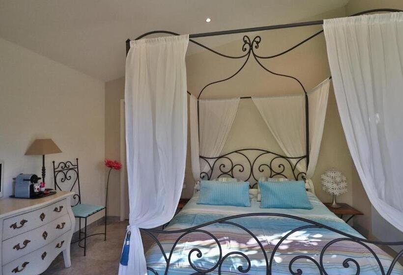 标准间带露台, Le Mas De Bertagne