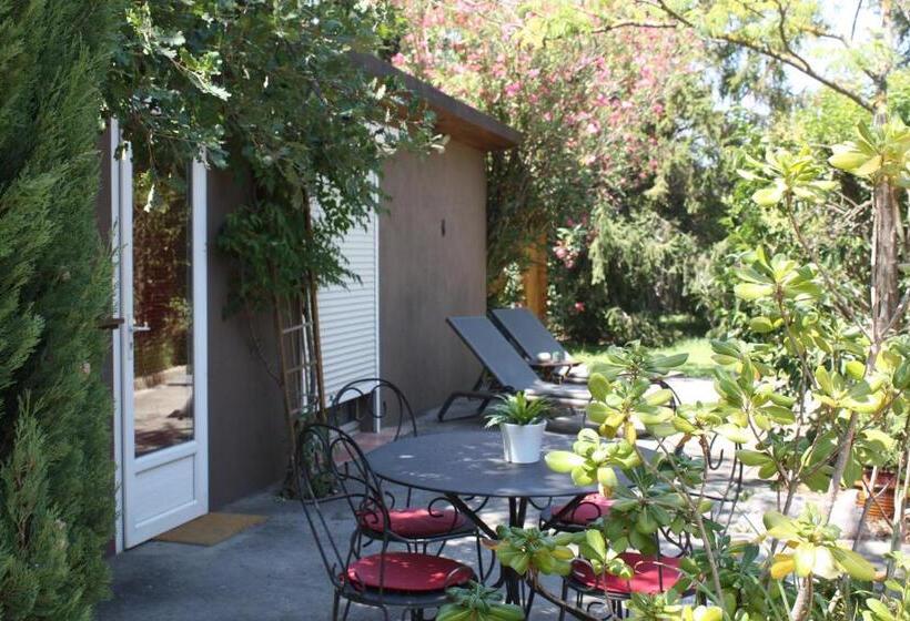 带露台的标准工作室, Le Mas De Bertagne