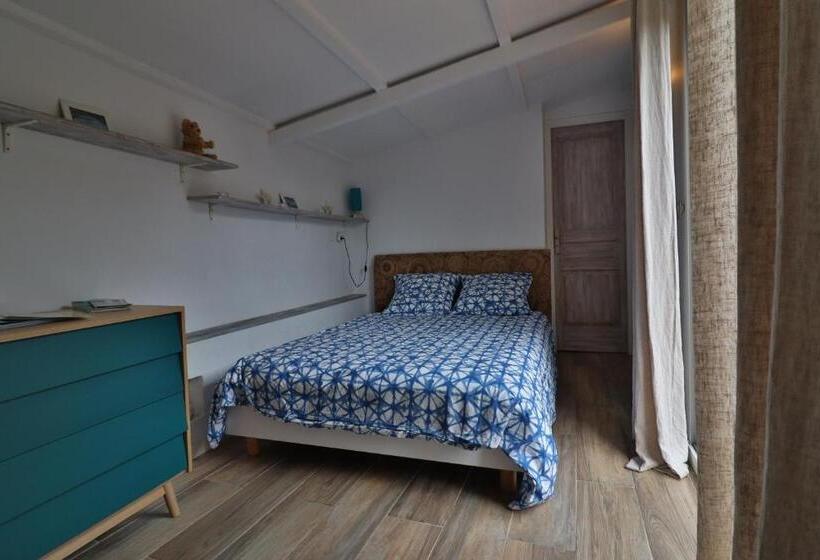 带露台的标准工作室, Le Mas De Bertagne