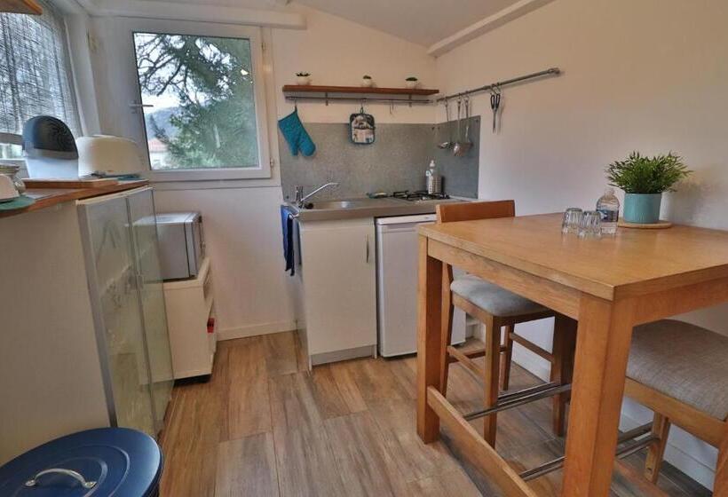 带露台的标准工作室, Le Mas De Bertagne