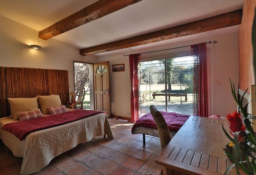 标准三人间, Le Mas De Bertagne