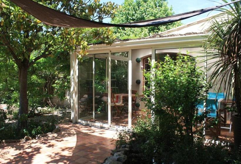 四人标准间, Le Mas De Bertagne