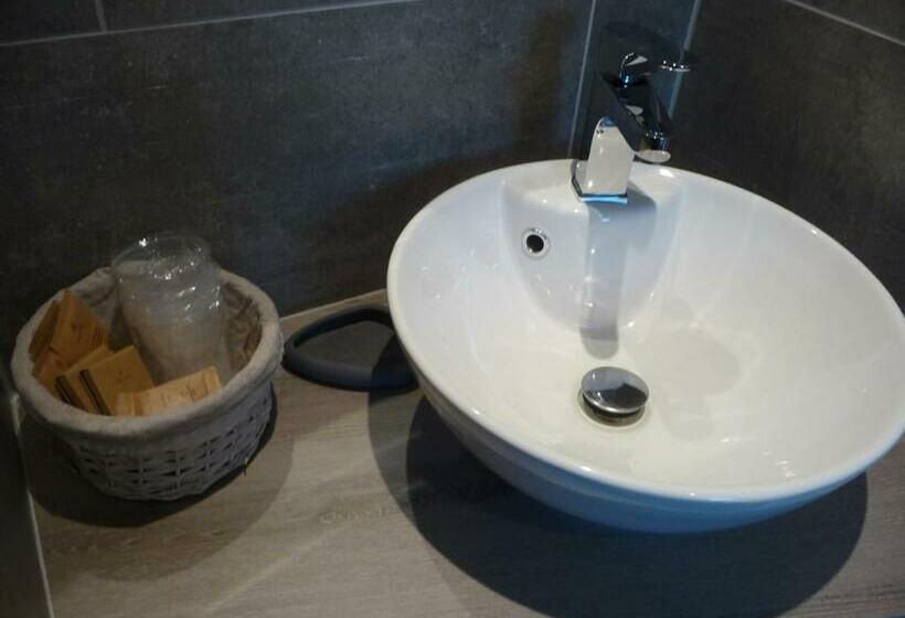 Люкс, L'escarbotine