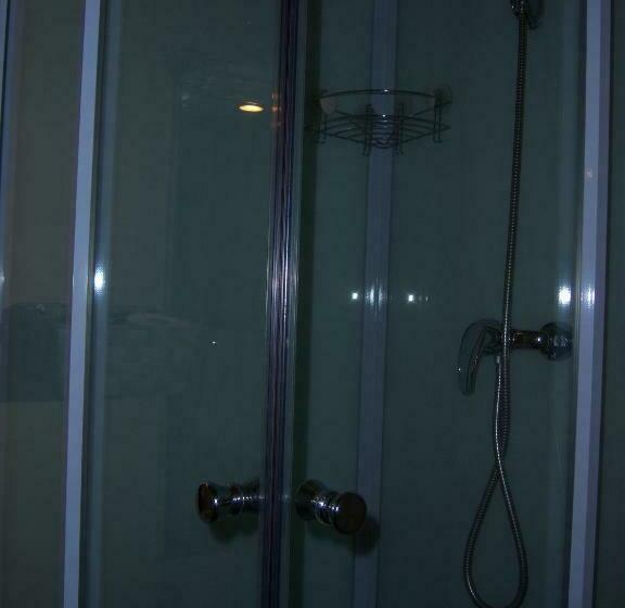 חדר סטנדרט לשלושה, Edelweiss