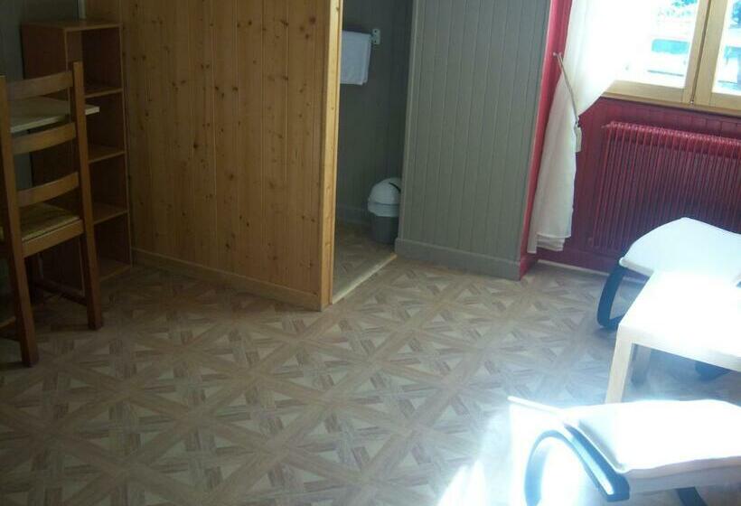 חדר משפחתי, Edelweiss