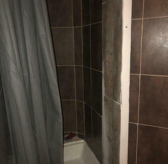 스탠다드 룸, Hôtel Restaurant Le Delta