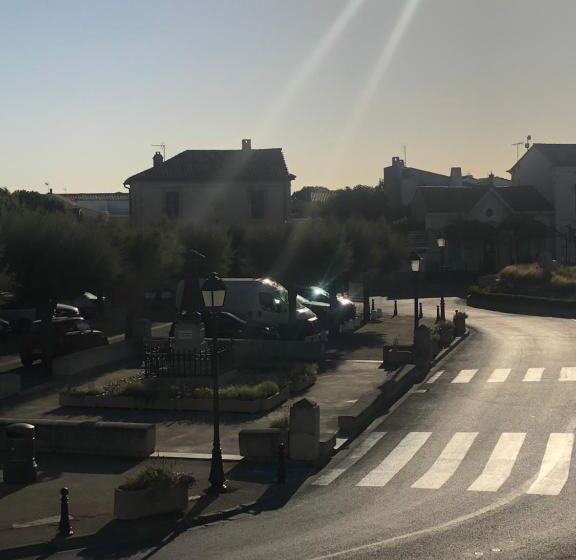 Standard room with outdoor bath, Hôtel Restaurant Le Delta