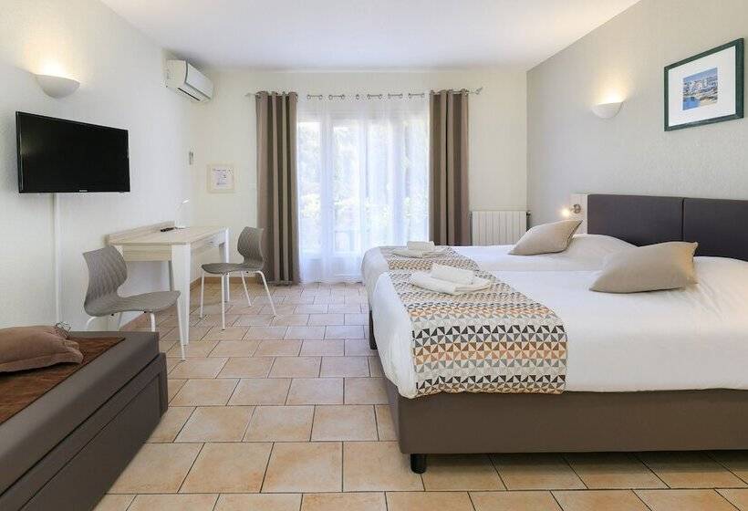 标准三人间, Joseph Charles