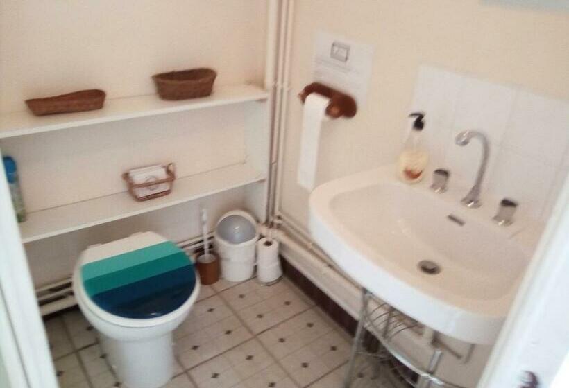 Семейный Номер, Lenard Charles Bed & Breakfast