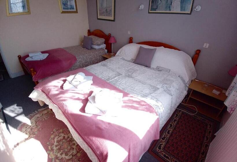 غرفة كلاسيكية ثلاثية, Lenard Charles Bed & Breakfast