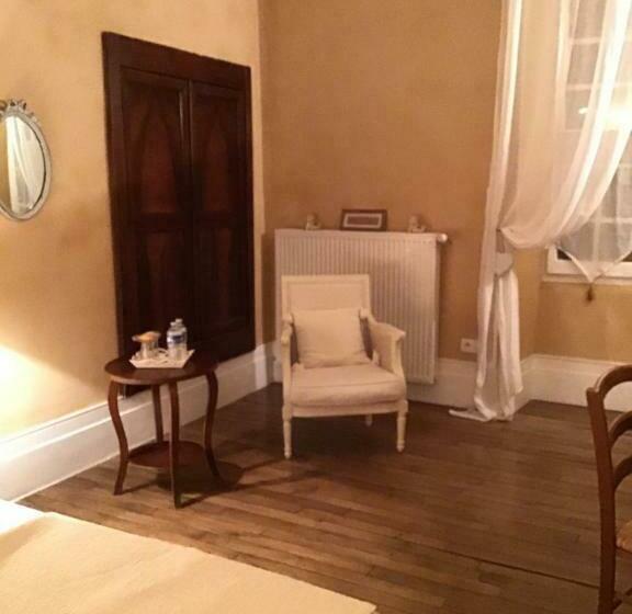 اتاق کلاسیک, Aux Anges Gardiens