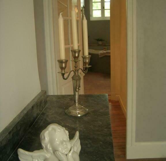 اتاق سوپریور, Aux Anges Gardiens