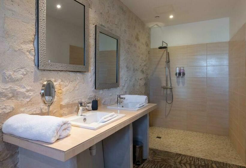 غرفة قياسية لذوى الاحتياجات الخاصة, L Ilot Vignes