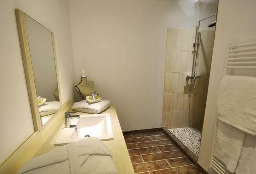 غرفة قياسية مطلّة علي الحديقة, L Ilot Vignes