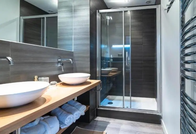 Standard Kolmen Hengen Huone, La Maison De Marc