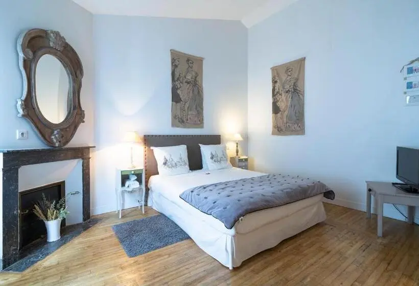 Standard Kolmen Hengen Huone, La Maison De Marc