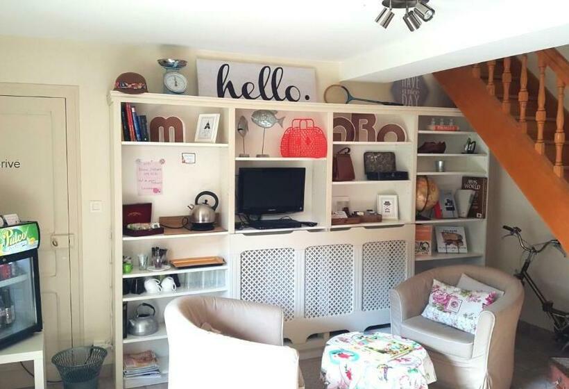 غرفة قياسية مزوَّدة بشُرفة, La Roseraie