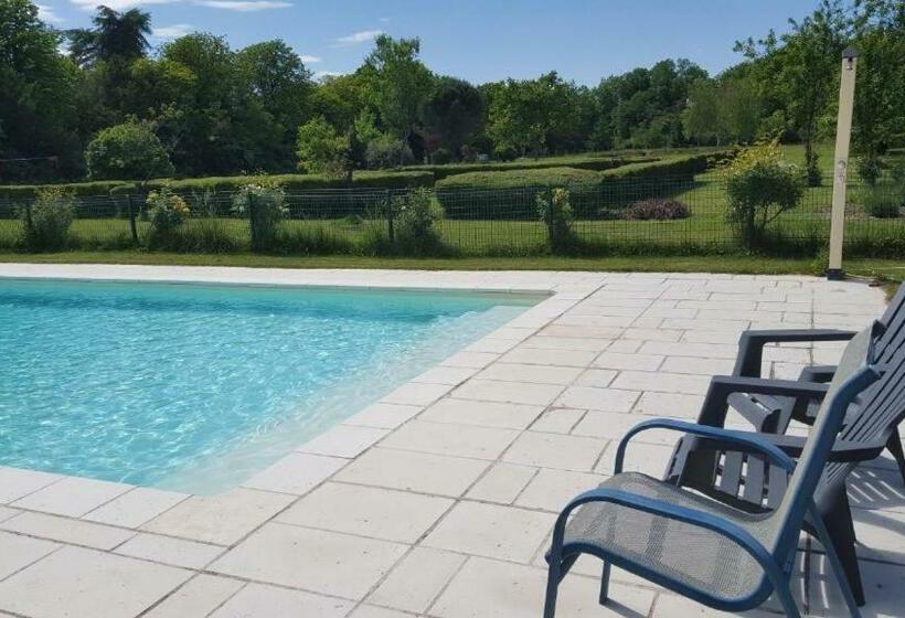 غرفة قياسية, La Roseraie