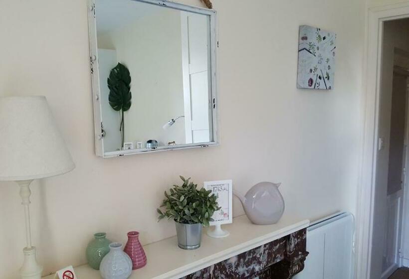 غرفة قياسية, La Roseraie