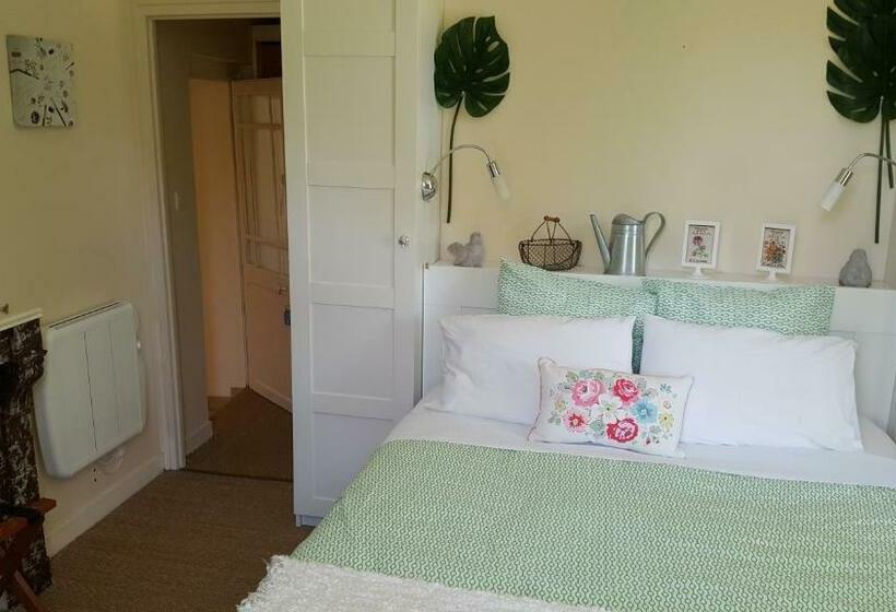 غرفة قياسية, La Roseraie