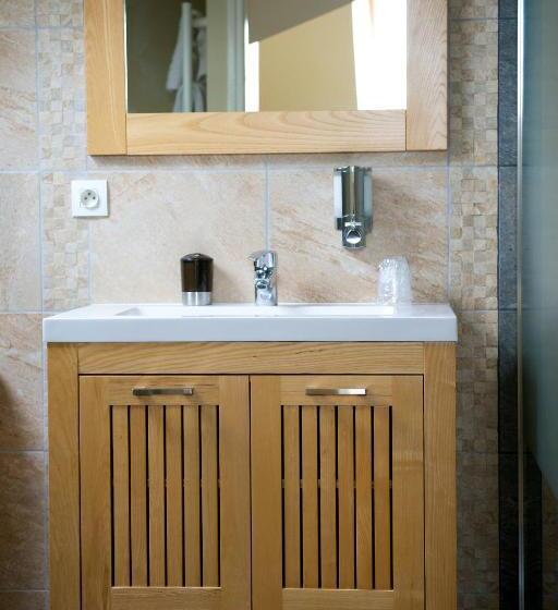 جناح, La Roseraie