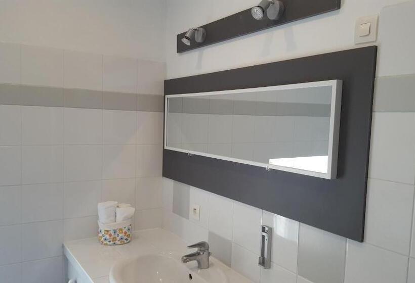 ‫فيلا غرفة نوم واحدة, La Roseraie